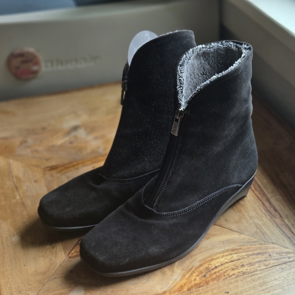 NWT La Canadienne Evitta Waterproof Black Suede Leather Boots Booties 7.5 $485